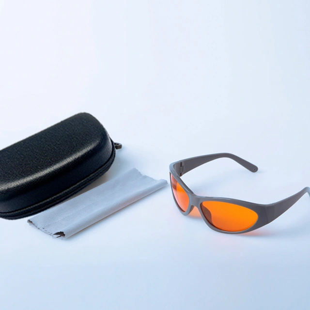 Trasmittanza e sicurezza: la scienza dietro efficaci finestre di sicurezza laser